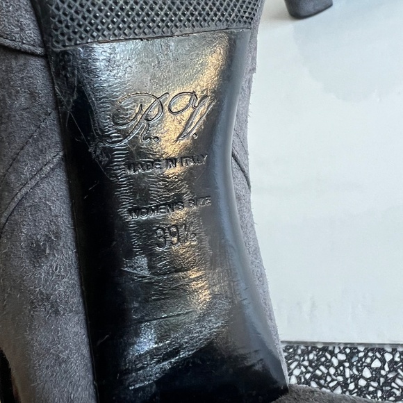 Roger Vivier Ankle Gray Suede Bootie 39.5 - Picture 9 of 10